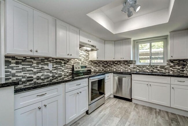 Building Photo - 5005 Georgi Ln