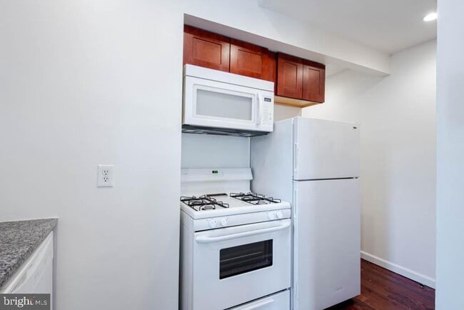 Building Photo - 545 Christian St