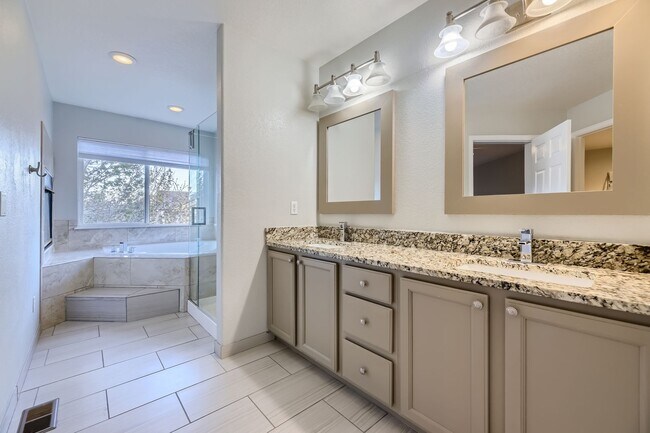 Building Photo - Luxury Living Awaits in this Grant Ranch H...