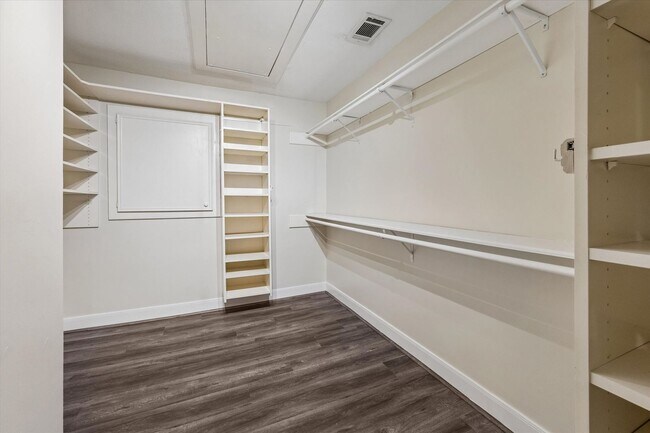 Building Photo - 1017 Nantucket Dr