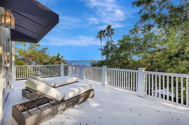 Building Photo - 6220 Bayshore Blvd