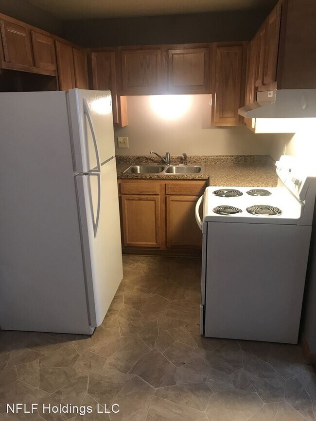 Building Photo - 335 Iowa Ave