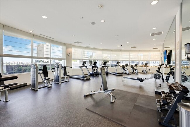 Building Photo - 315 NE 3rd Ave