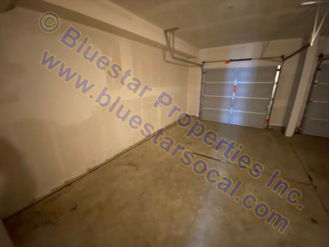 Building Photo - Beautiful 2 Story Home with 3 Car Garage In Victorville