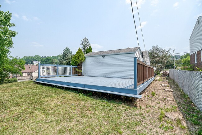 Building Photo - One Bedroom One Bath in Scott Township