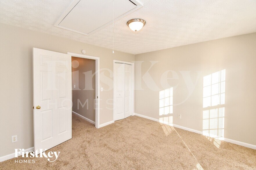 Building Photo - 74 Mattie Ln