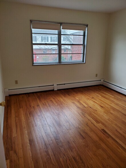 Building Photo - 95 Fairview Dr