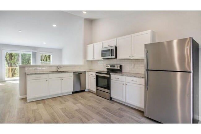 Building Photo - 11128 Farmway Dr