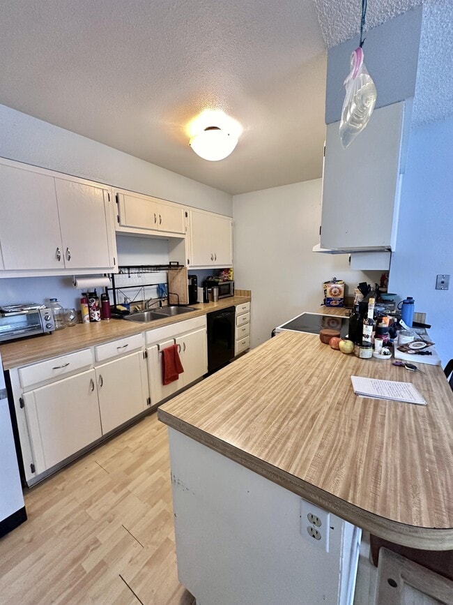 Building Photo - 4107 Hayes Cir