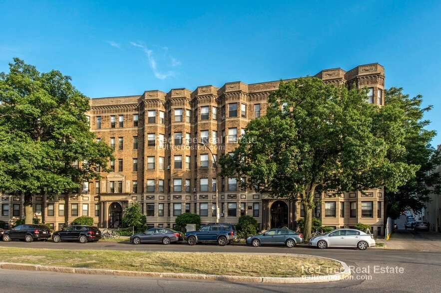Building Photo - 1144 Commonwealth Ave