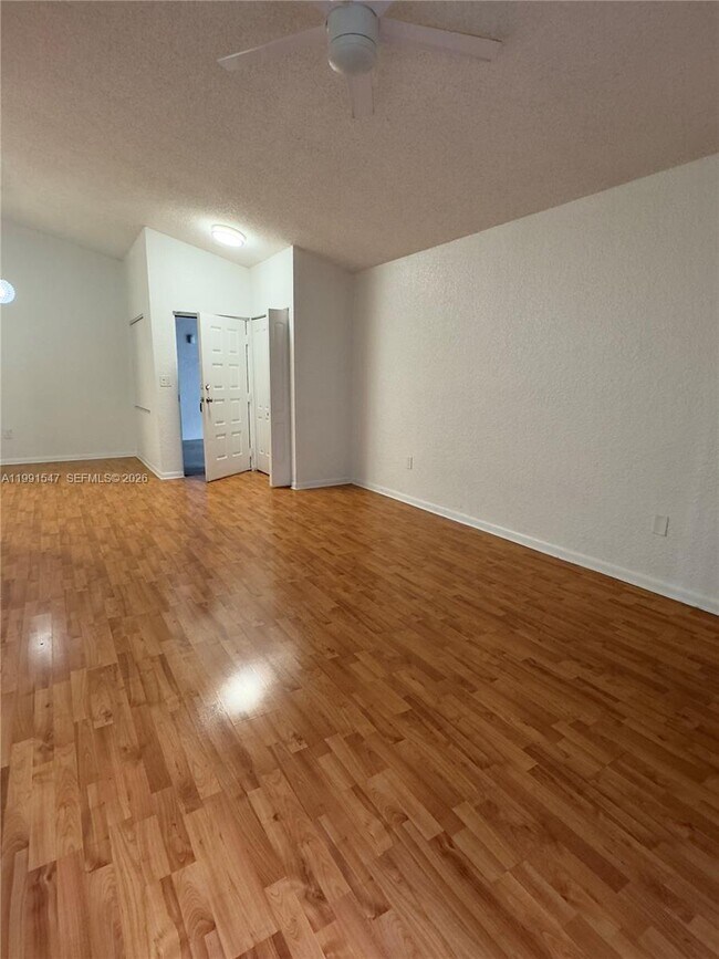 Building Photo - 2861 N Oakland Forest Dr