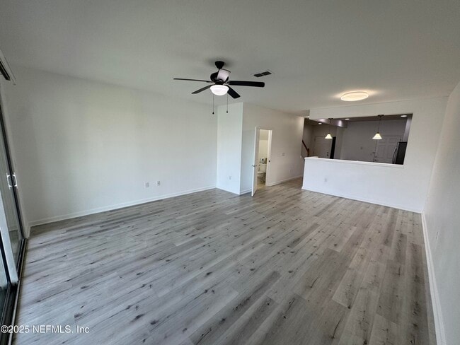 Building Photo - 6798 Roundleaf Dr