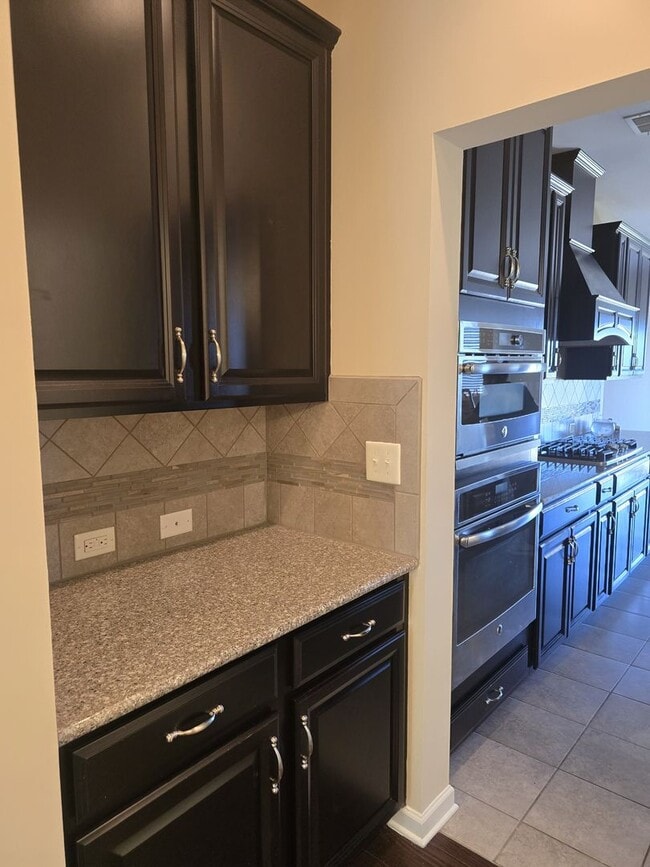 Building Photo - Beautiful Home located in Bridge Pointe Ne...