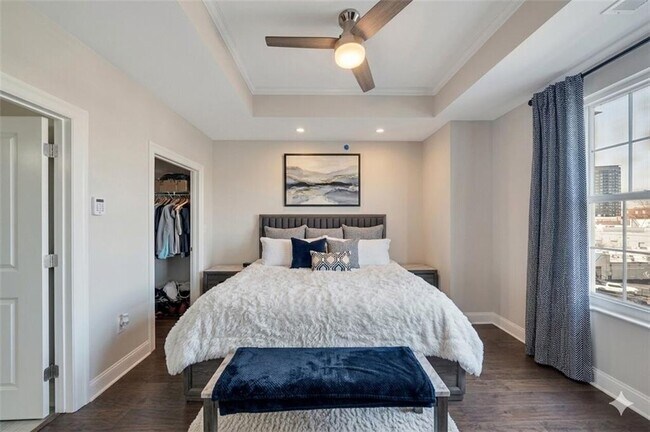 Building Photo - 325 East Paces Ferry Rd NE