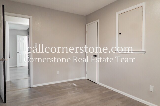 Building Photo - 1320 Verde Dr