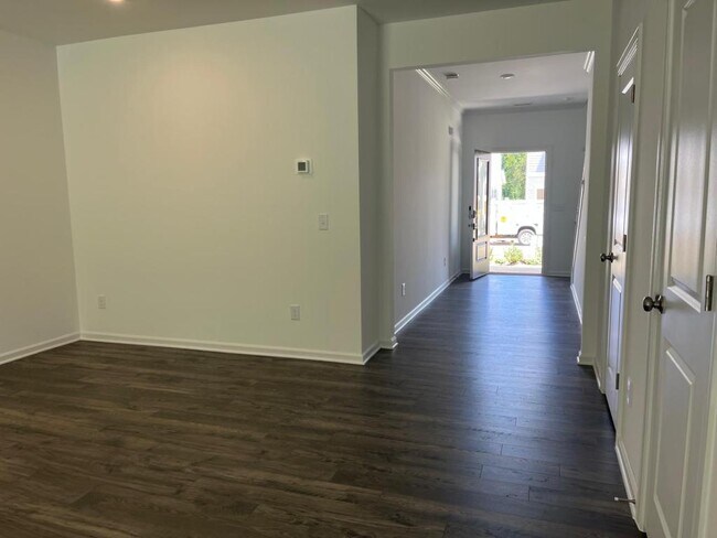 Building Photo - 198 Blue Butterfly Dr