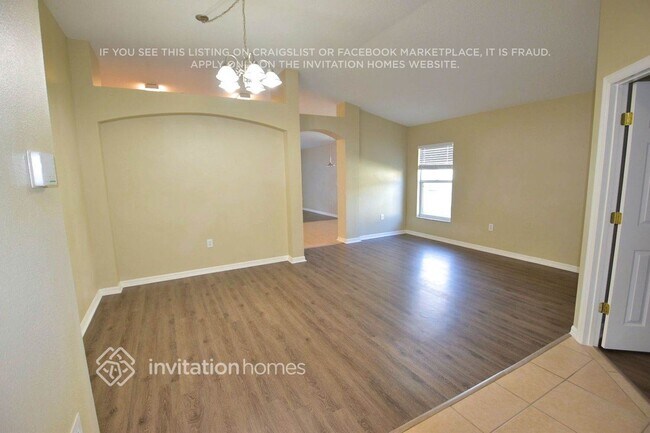 Building Photo - 10109 Deepbrook Dr