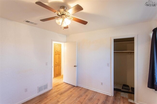 Building Photo - 4614 Spring Shadow Dr