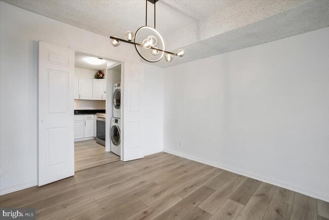 Building Photo - 3800 Powell Ln