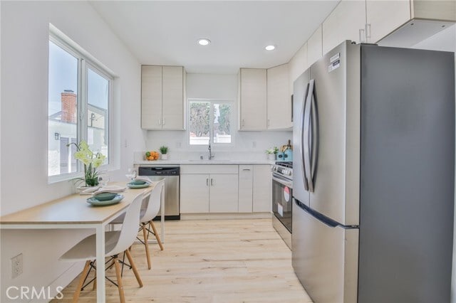 Building Photo - 204 Vía Colusa