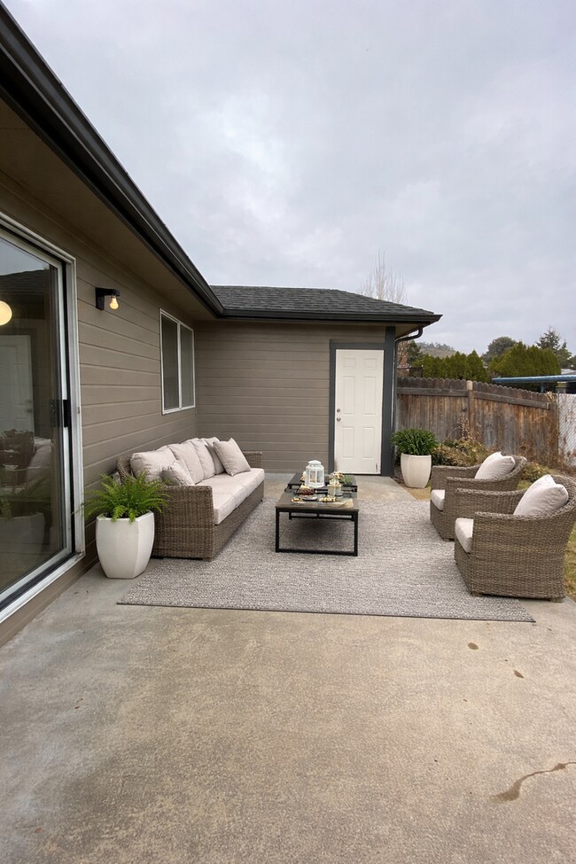 Building Photo - Chav3503(CWP)