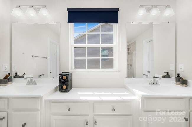 Building Photo - 7106 Waterwheel St SW