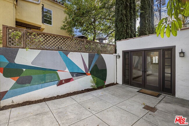 Building Photo - 1169 S Sierra Bonita Ave