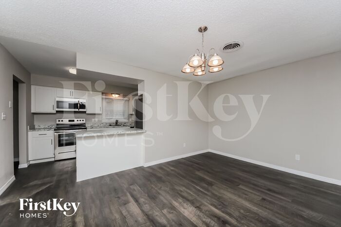 Building Photo - 881 Park Manor Dr