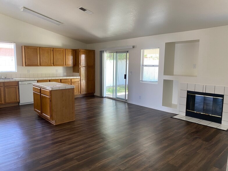 Building Photo - 44263 Tahoe Way