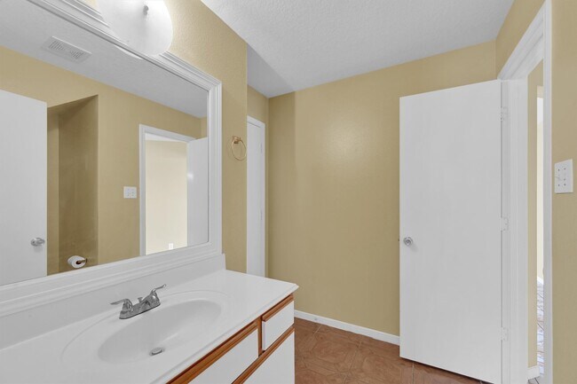 Building Photo - 1119 Mossy Branch St