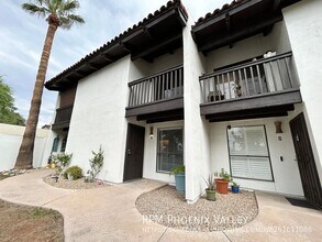 Building Photo - 1702 E Ocotillo Rd