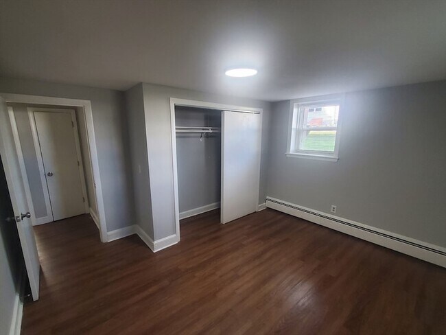 Building Photo - 433 B Sea St
