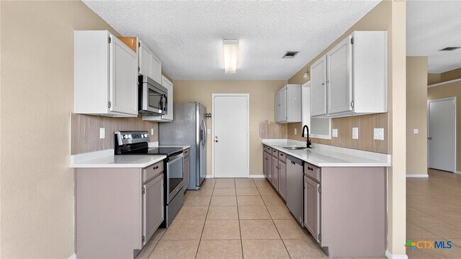 Building Photo - 3507 Christie Dr