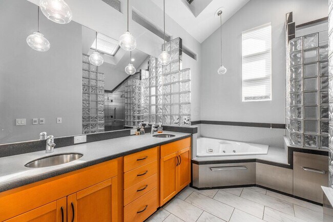 Building Photo - 5816 Leven Links Ct