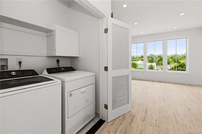 Building Photo - 385 Kear St