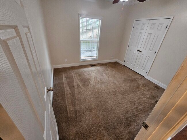 Building Photo - TR House