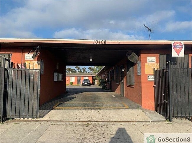 Building Photo - 10108 S Figueroa St