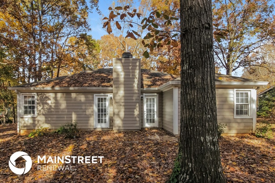 Building Photo - 707 Southland Rd