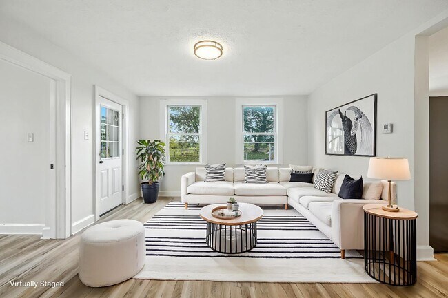 Building Photo - 260 E Beecher St