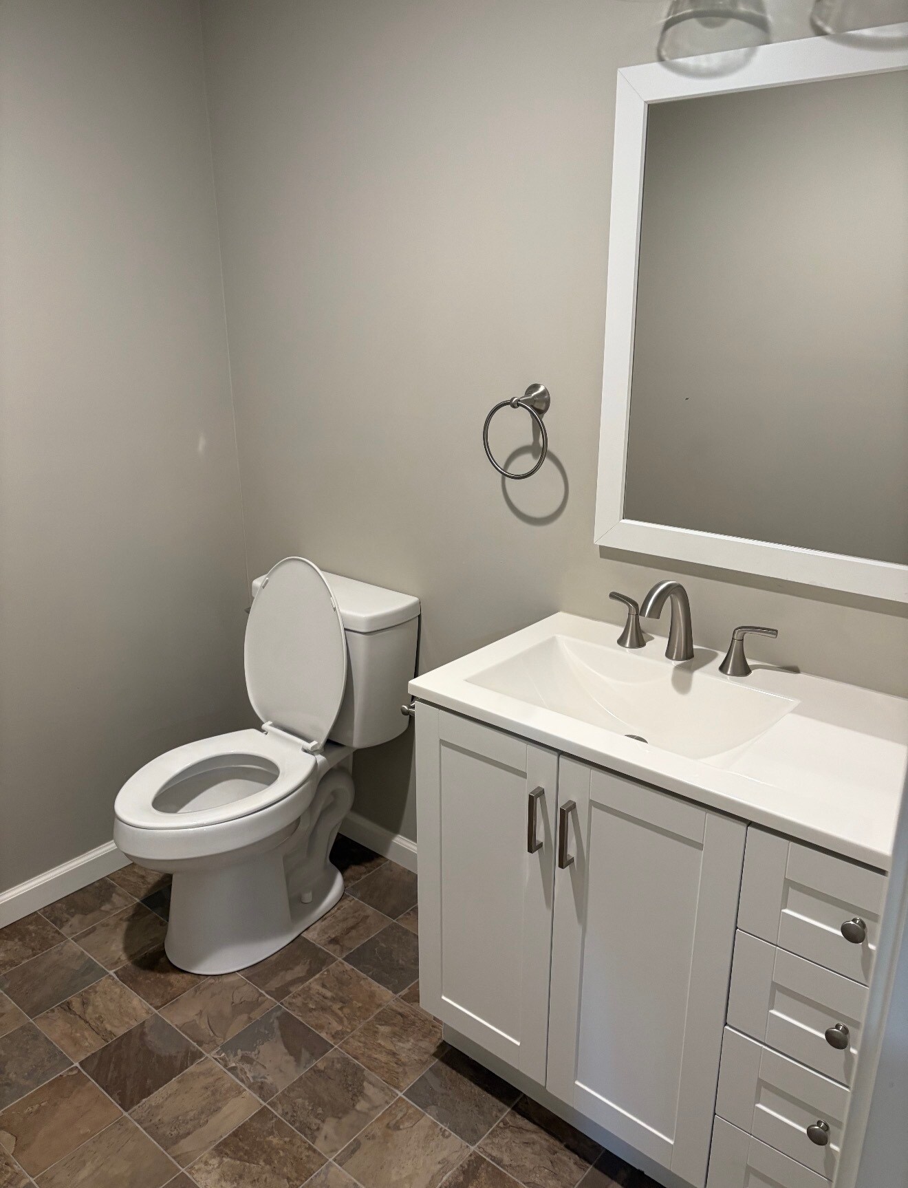 Building Photo - 544 N Old Mill Rd