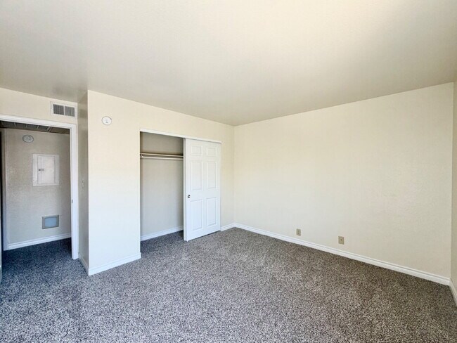 Building Photo - Las Vegas Guard-Gated Condo for Rent | 2 Bedroom Upstairs Unit | River Glen Community