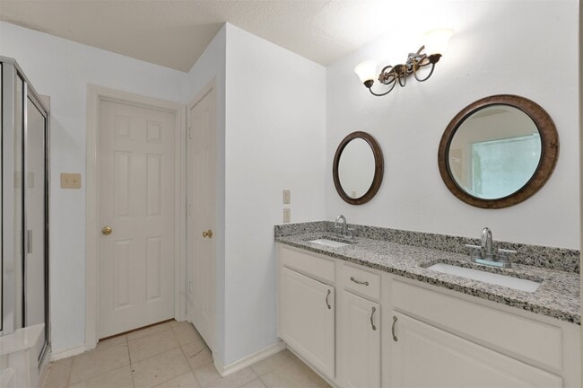 Building Photo - 166 Burgandy Vine Ct