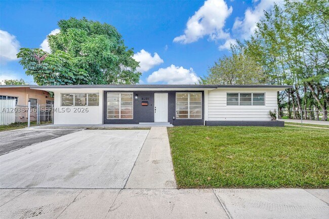 Building Photo - 8201 SW 42nd St