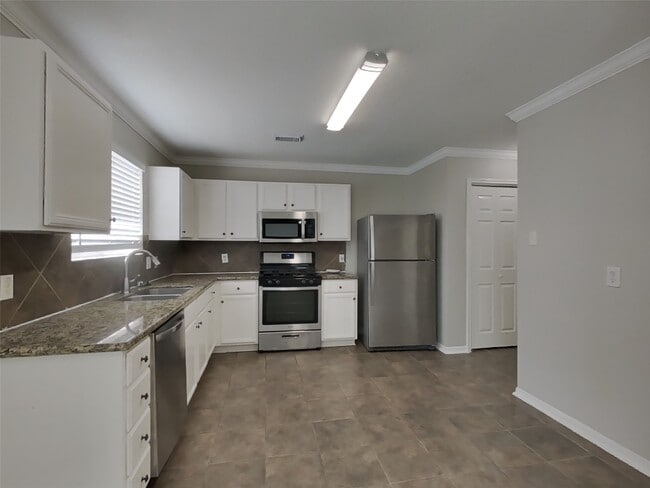 Building Photo - 20814 Fox Swift Ct