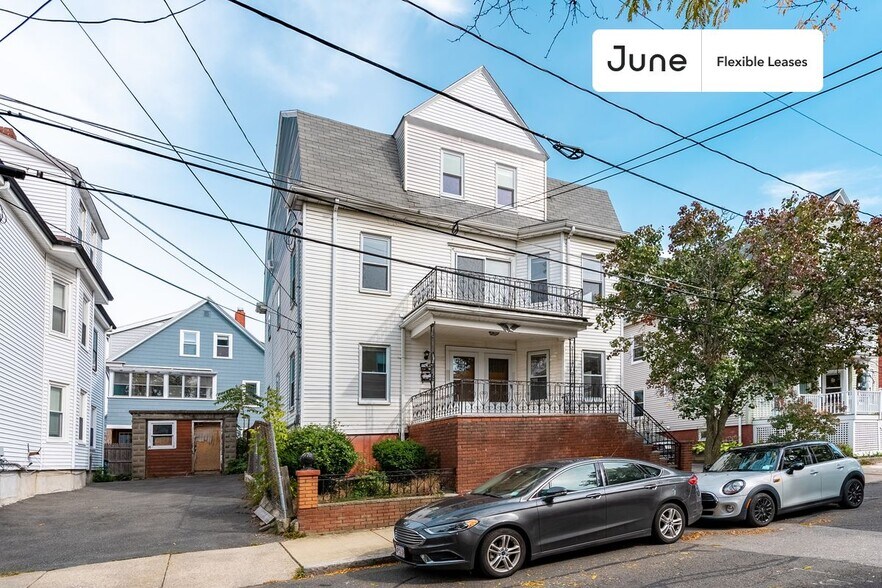 Building Photo - 28 Charnwood Rd
