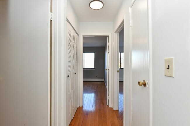 Building Photo - 1308 46th St