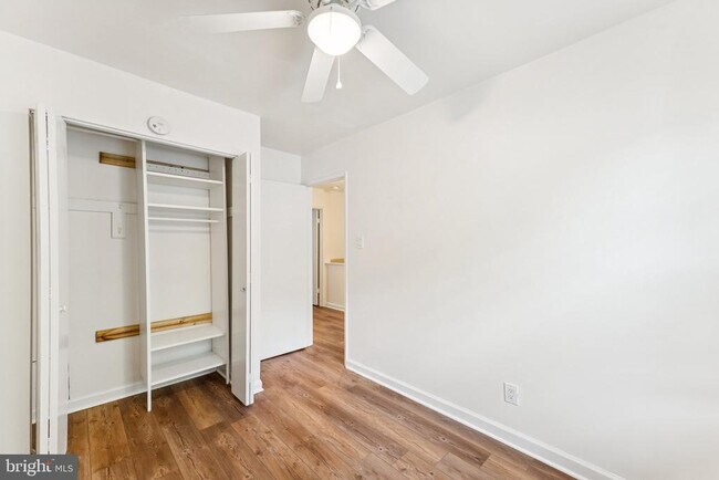 Building Photo - 512 S Henry St