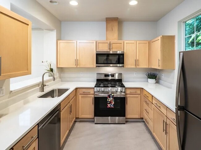 Building Photo - 3Bd/2.25Ba Woodinville Townhouse