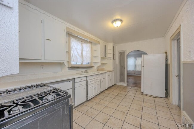 Building Photo - 68 Sirret St