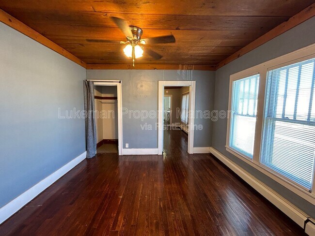 Building Photo - 428-428 S Westnedge Ave